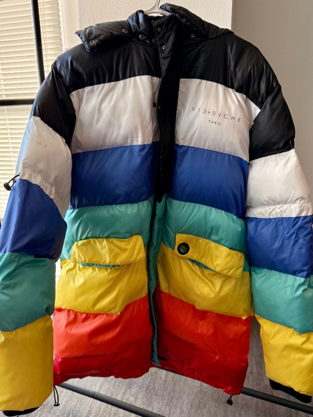 Vie Riche Paris Cold Hearted Men's Bubble Jacket (L)